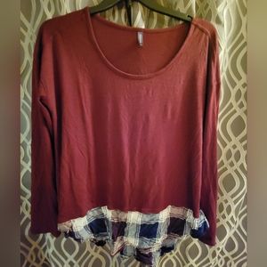 Massini Long Sleeve Plaid bottomed top. Size XL.